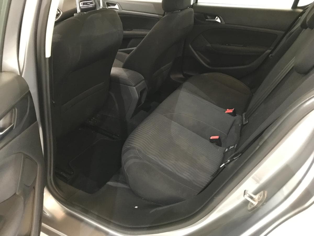 Peugeot 308 1.6 Blue HDI · Ano 2014 — image 23