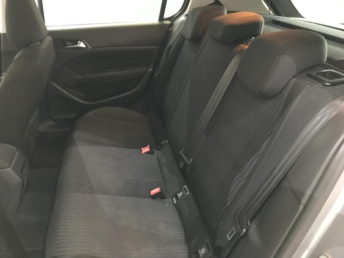 Peugeot 308 1.6 Blue HDI · Ano 2014 — image 27
