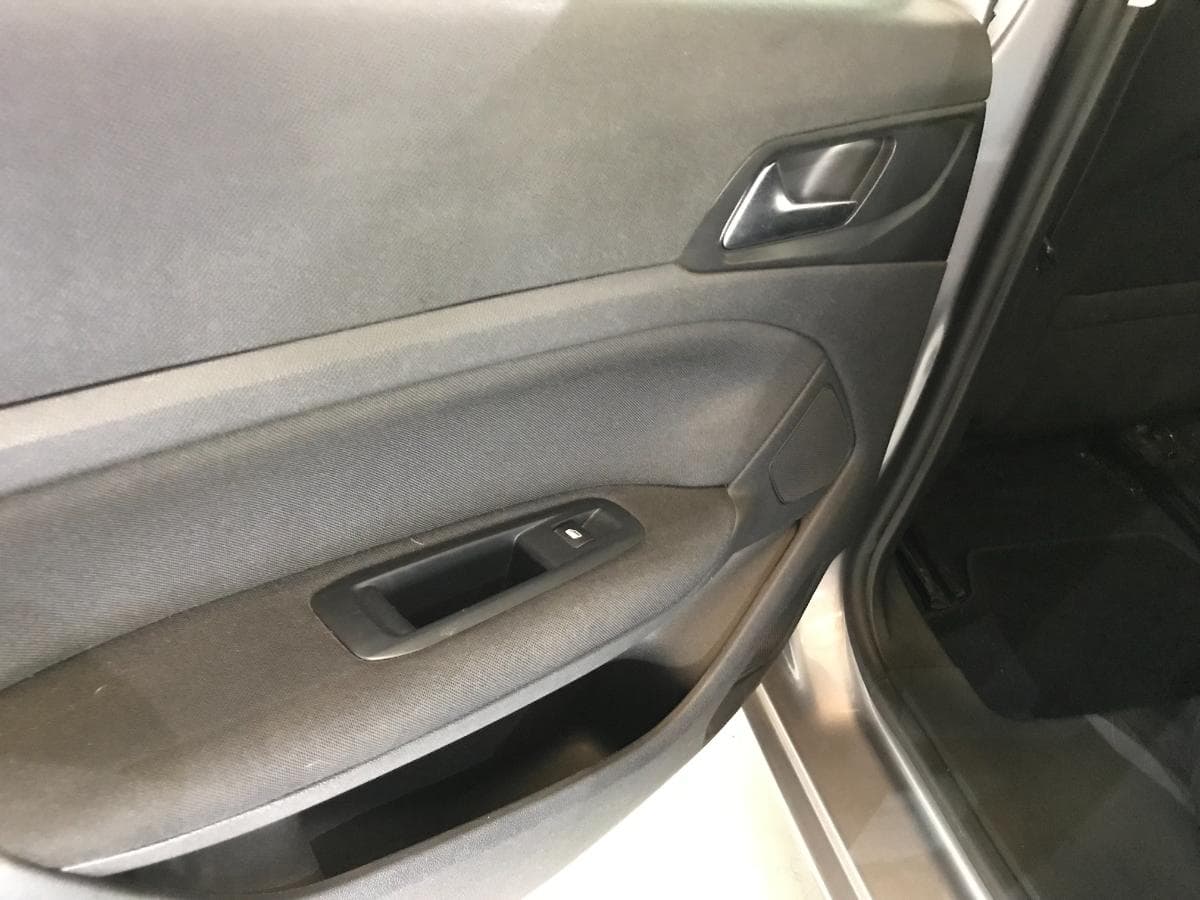 Peugeot 308 1.6 Blue HDI · Ano 2014 — image 30