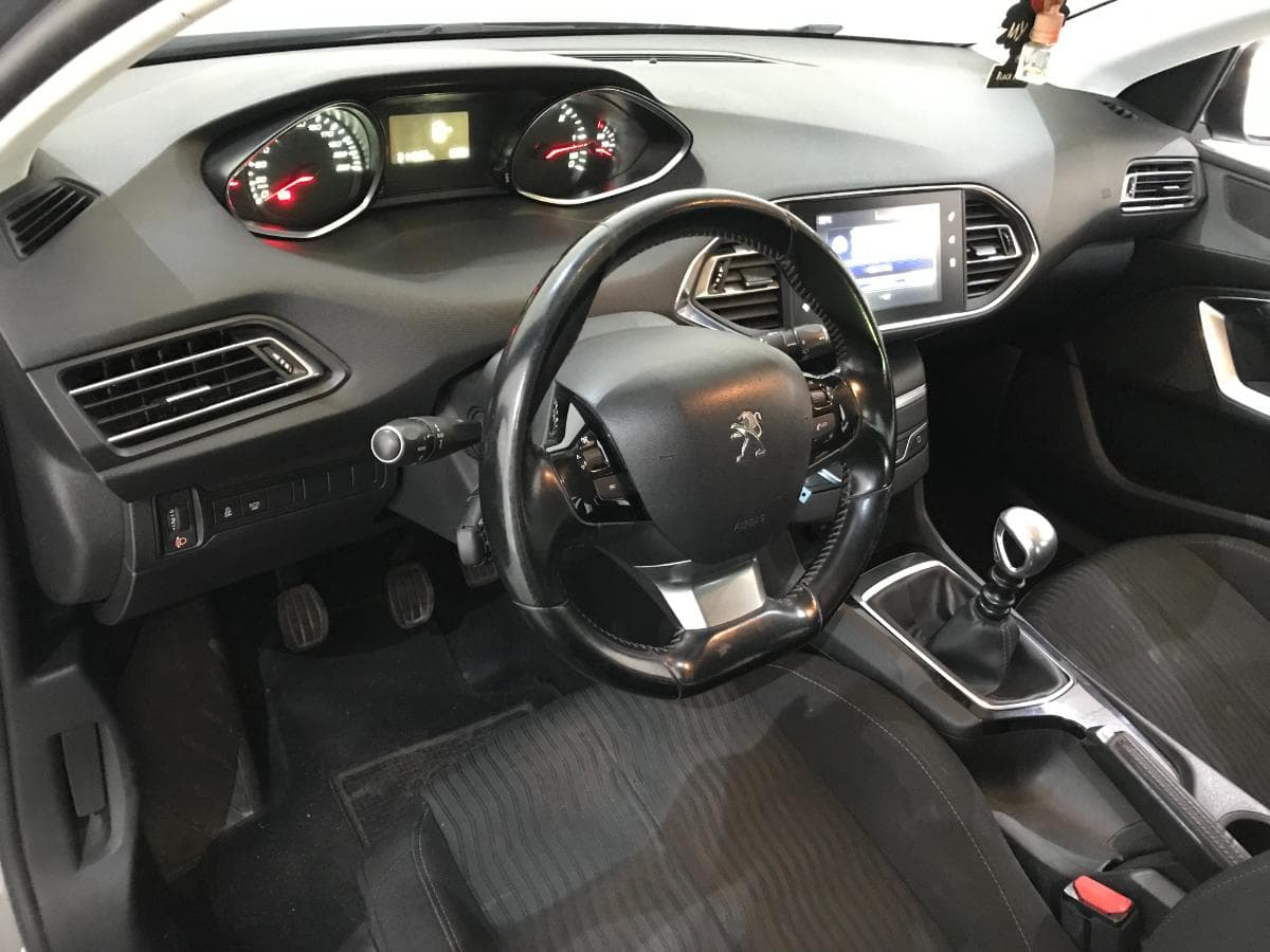 Peugeot 308 1.6 Blue HDI · Ano 2014 — image 36