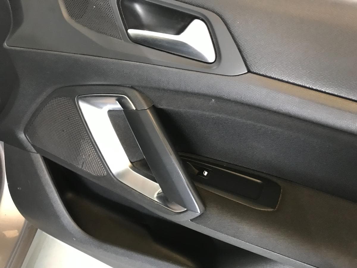 Peugeot 308 1.6 Blue HDI · Ano 2014 — image 37