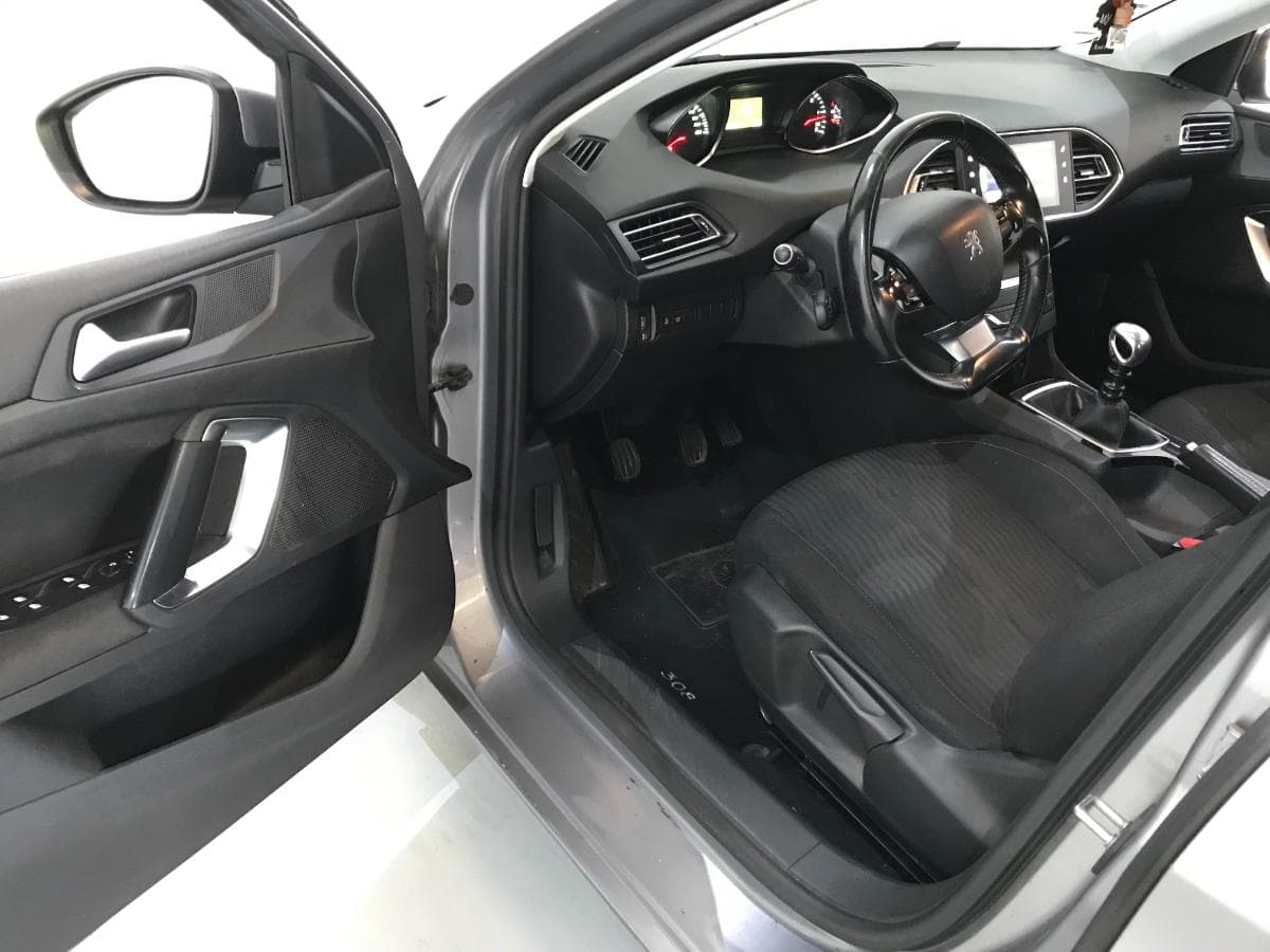 Peugeot 308 1.6 Blue HDI · Ano 2014 — image 39