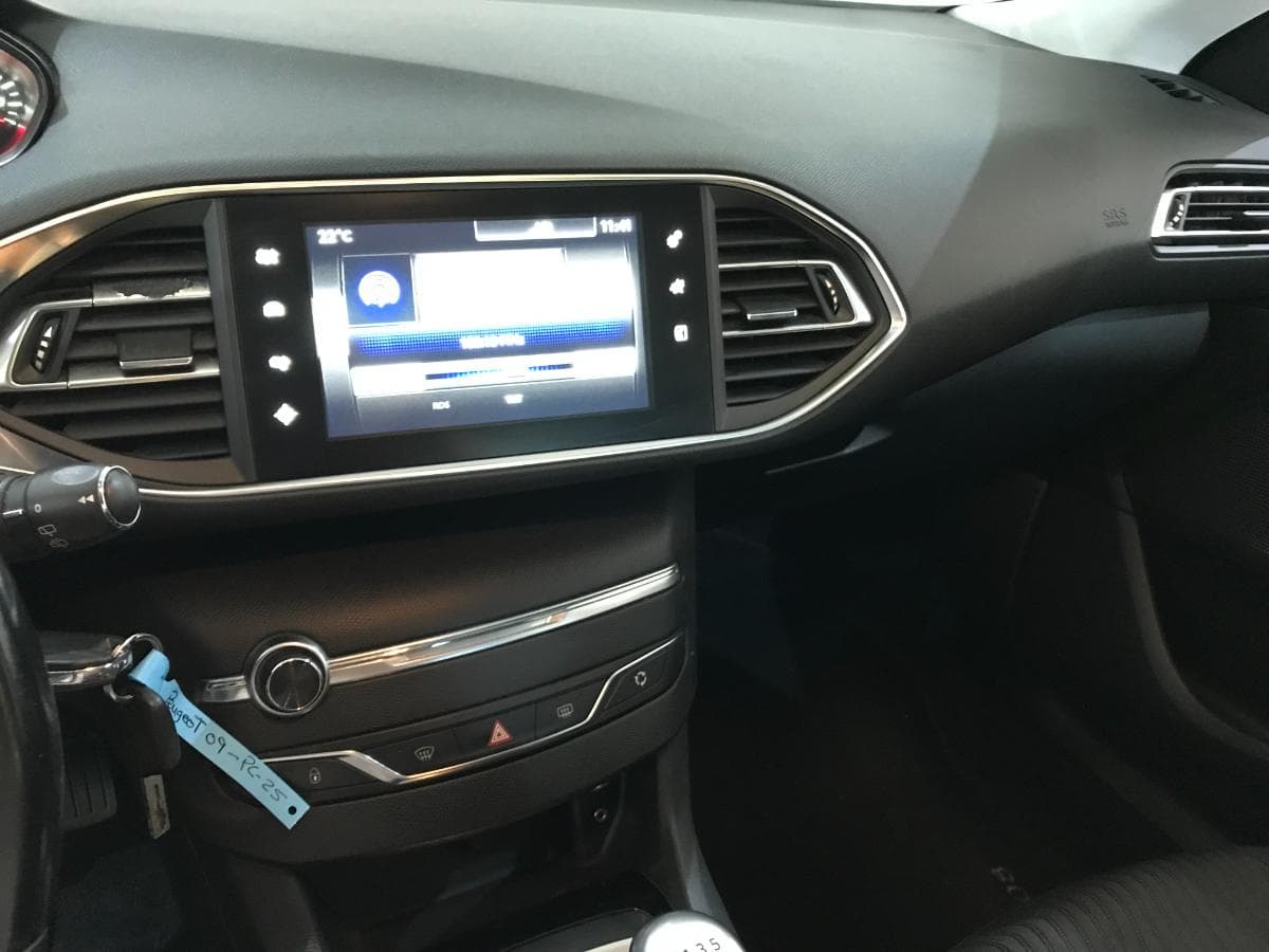 Peugeot 308 1.6 Blue HDI · Ano 2014 — image 41