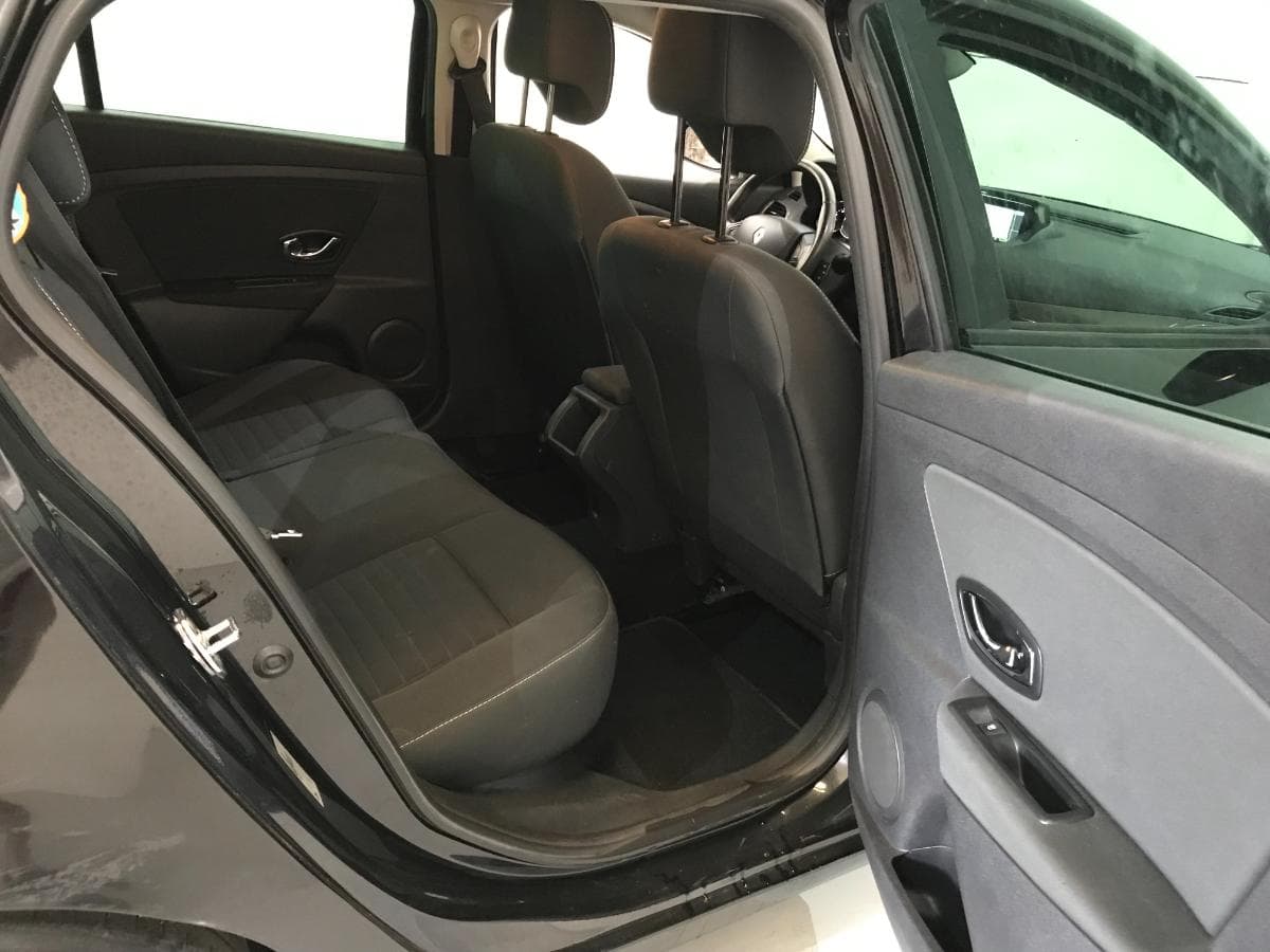 Renault Mégane 1.5DCI · Ano 2015 — imagen 22