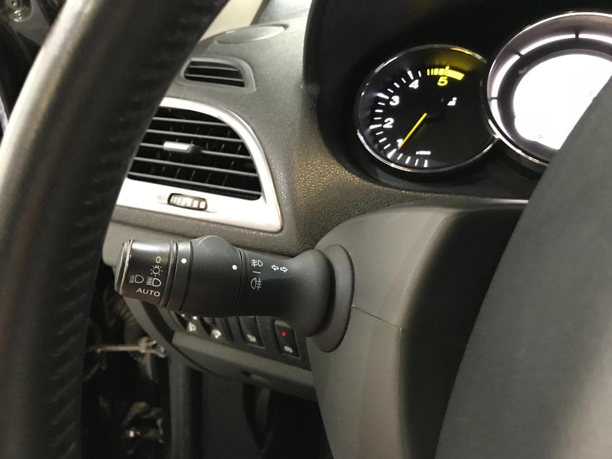 Renault Mégane 1.5DCI · Ano 2015 — imagen 28