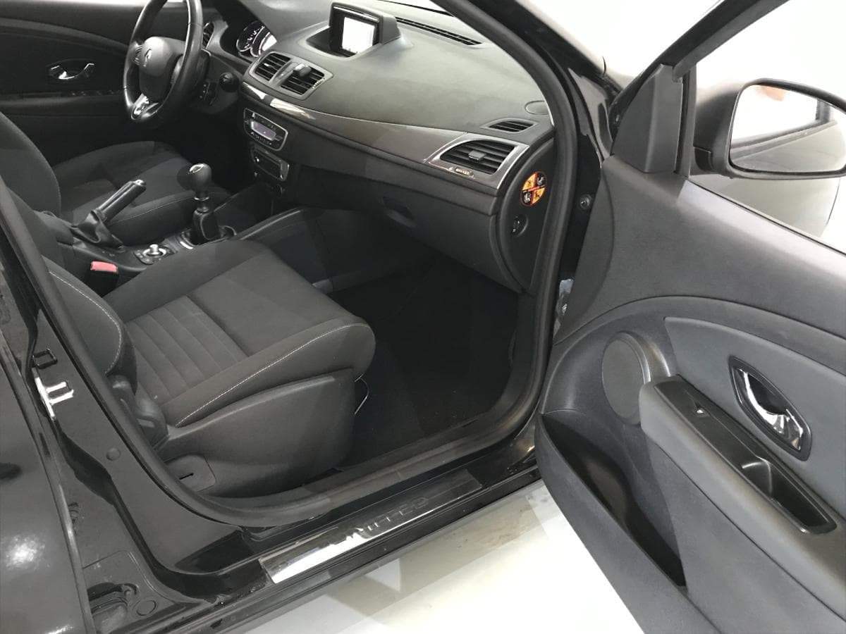 Renault Mégane 1.5DCI · Ano 2015 — imagen 30