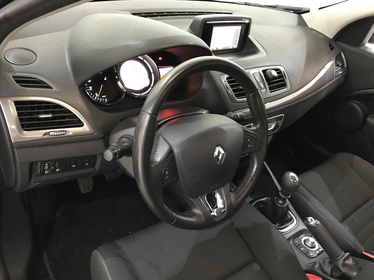 Renault Mégane 1.5DCI · Ano 2015 — imagen 40