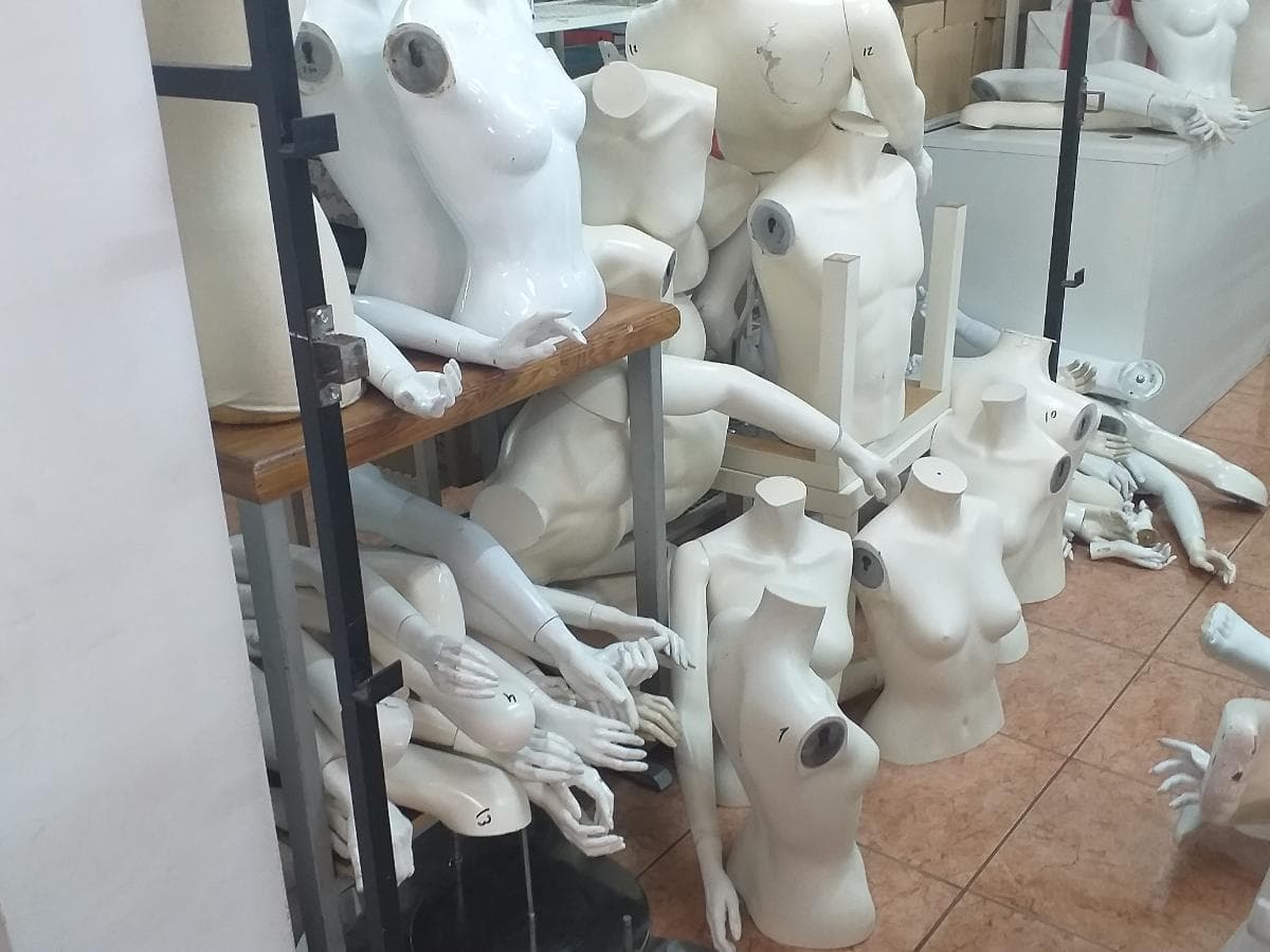 Mobiliário Expositor · Material Informático — imagem 2