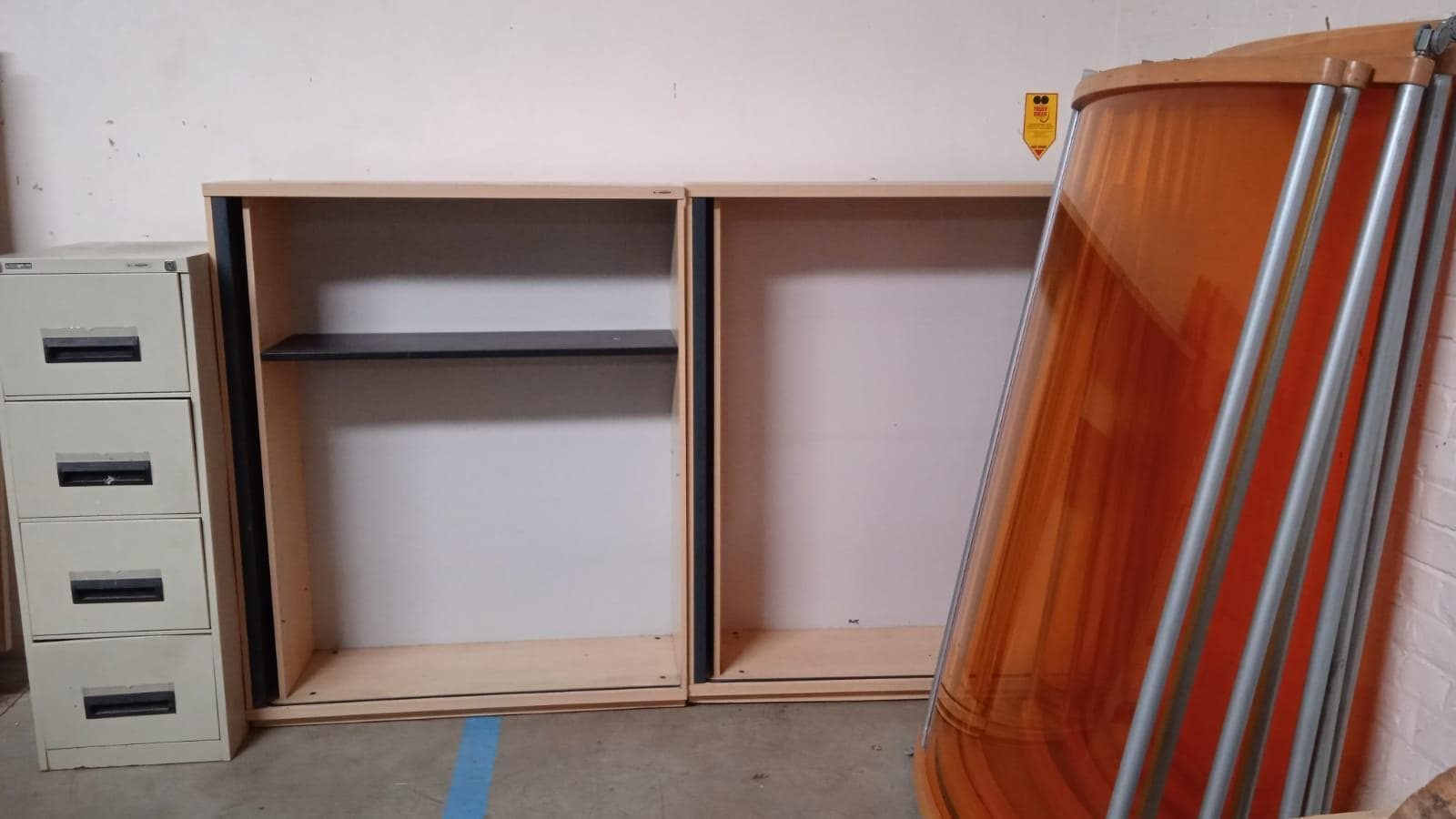 Mobiliário de escritório ·