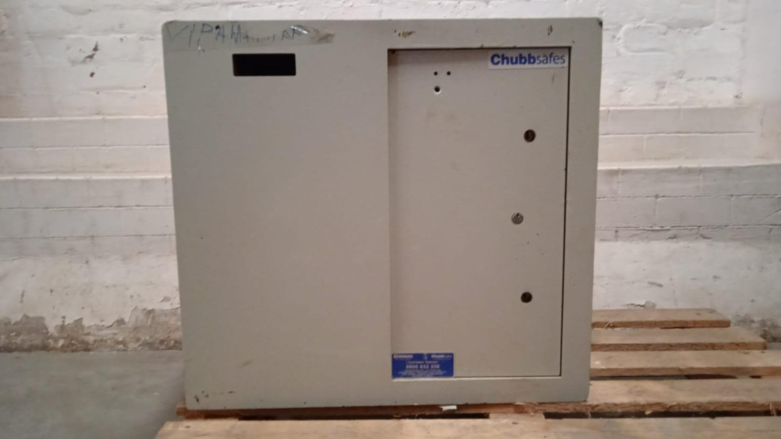 Caja fuerte ·