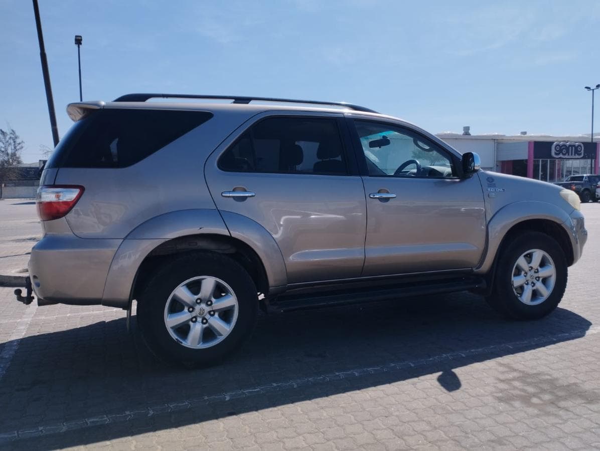 Toyota Fortuner   · — imagen 2