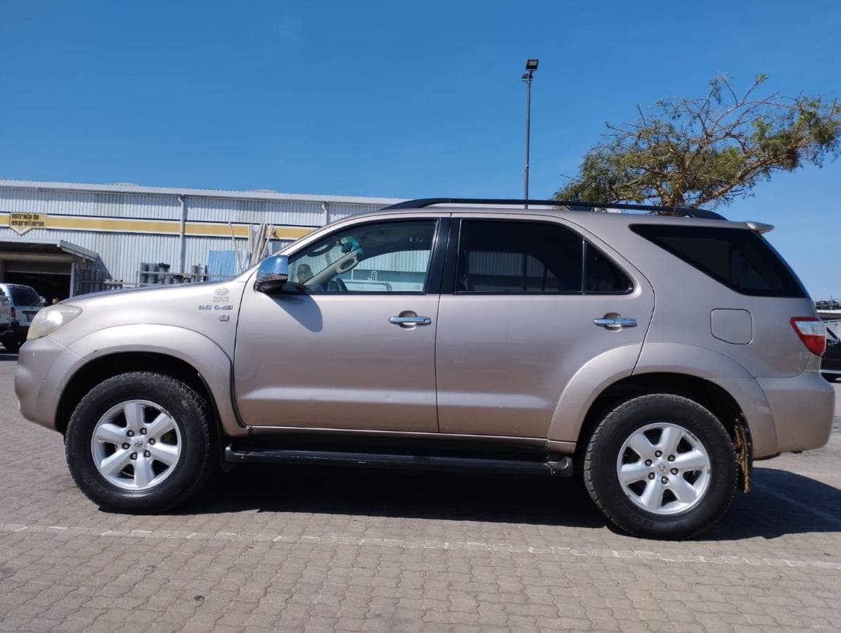 Toyota Fortuner   · — imagen 3