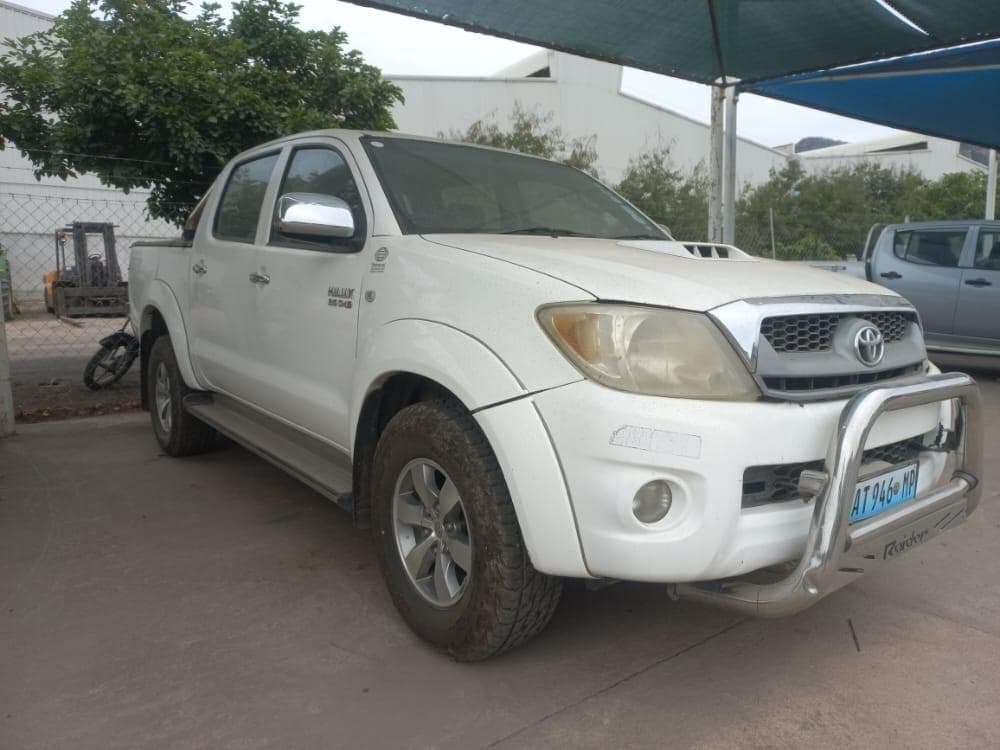 Toyota Hilux ·