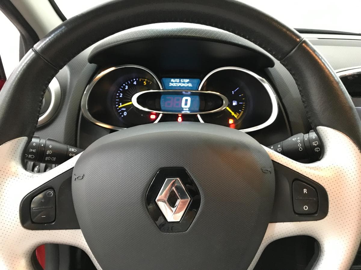 Renault Clio 1.5DCI · Ano 2014 — imagen 23