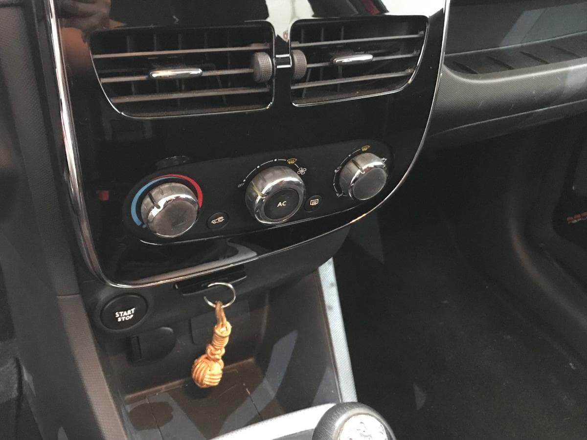 Renault Clio 1.5DCI · Ano 2014 — imagen 27