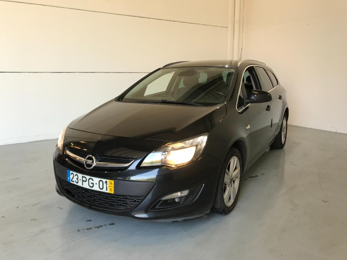 Opel Astra 1.3CDTI · Ano 2014 — imagen 1