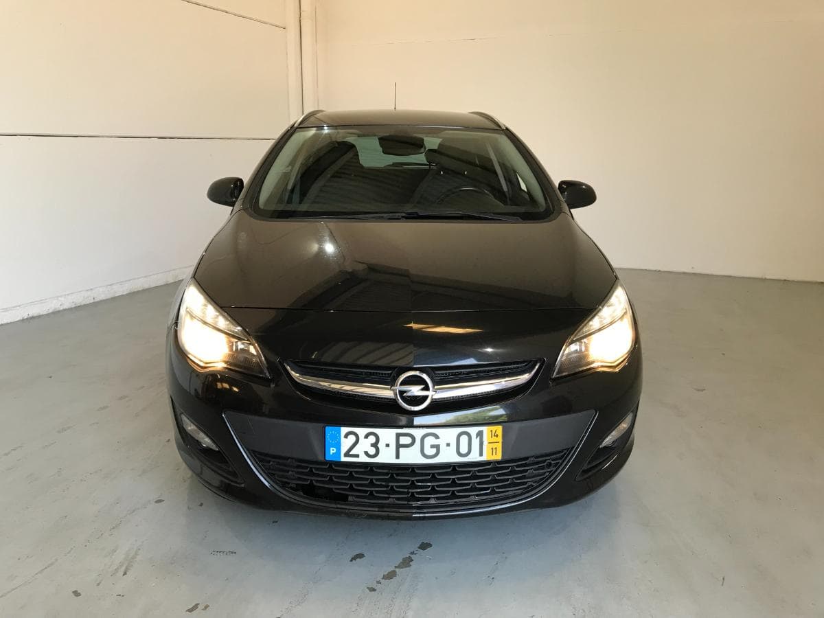 Opel Astra 1.3CDTI · Ano 2014 — imagen 2