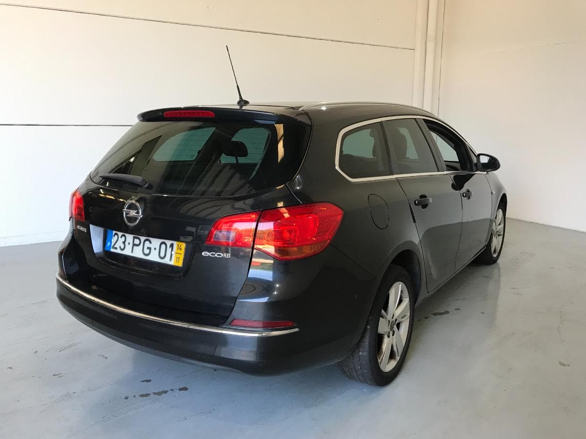 Opel Astra 1.3CDTI · Ano 2014 — imagen 5