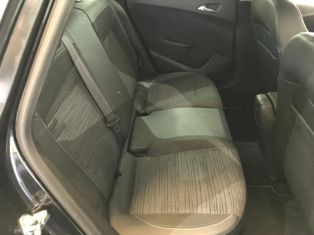 Opel Astra 1.3CDTI · Ano 2014 — imagen 22