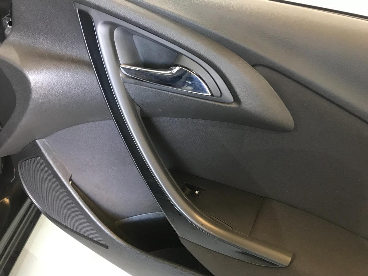 Opel Astra 1.3CDTI · Ano 2014 — imagen 25