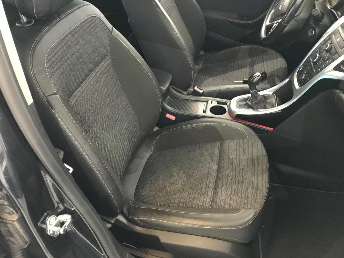 Opel Astra 1.3CDTI · Ano 2014 — imagen 26