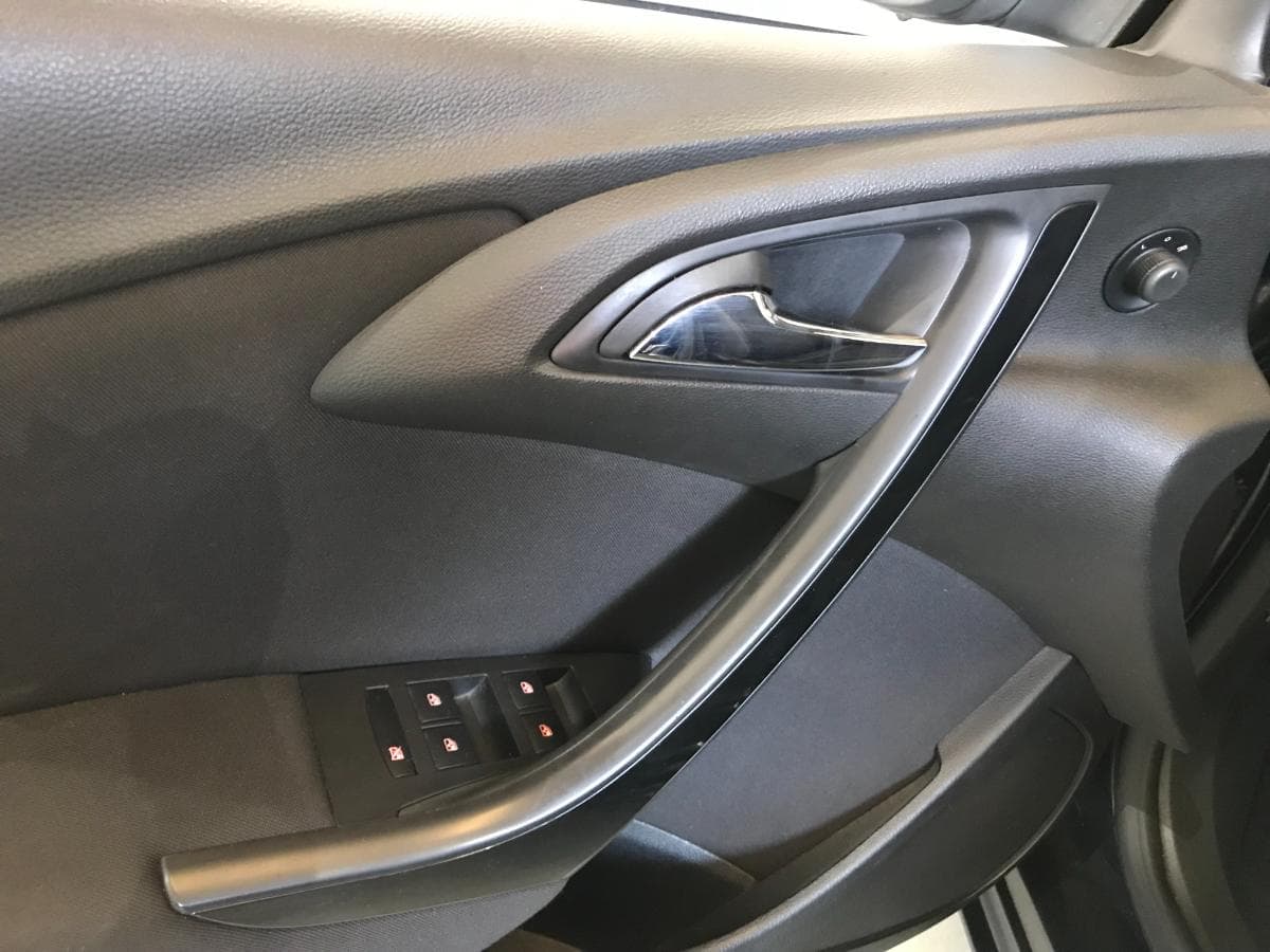 Opel Astra 1.3CDTI · Ano 2014 — imagen 30