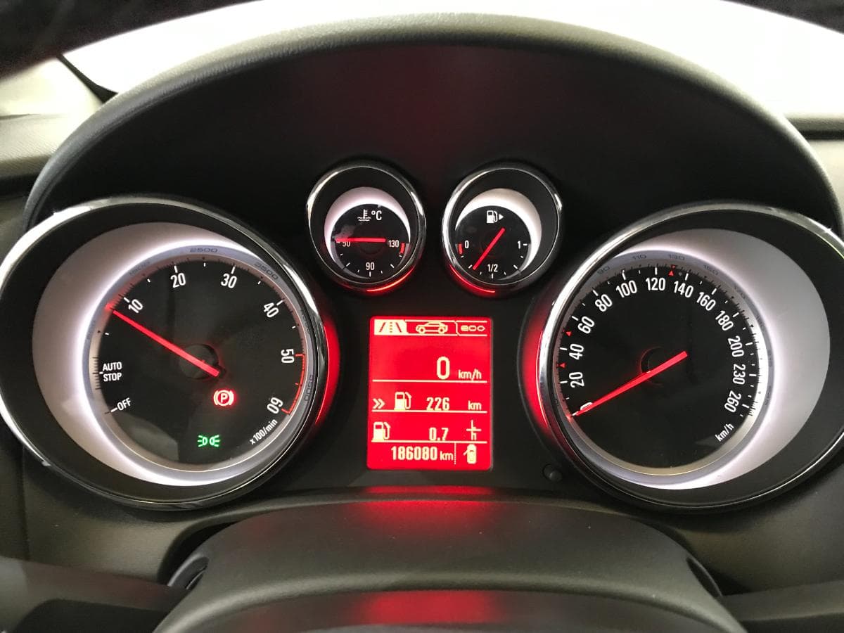 Opel Astra 1.3CDTI · Ano 2014 — imagen 33