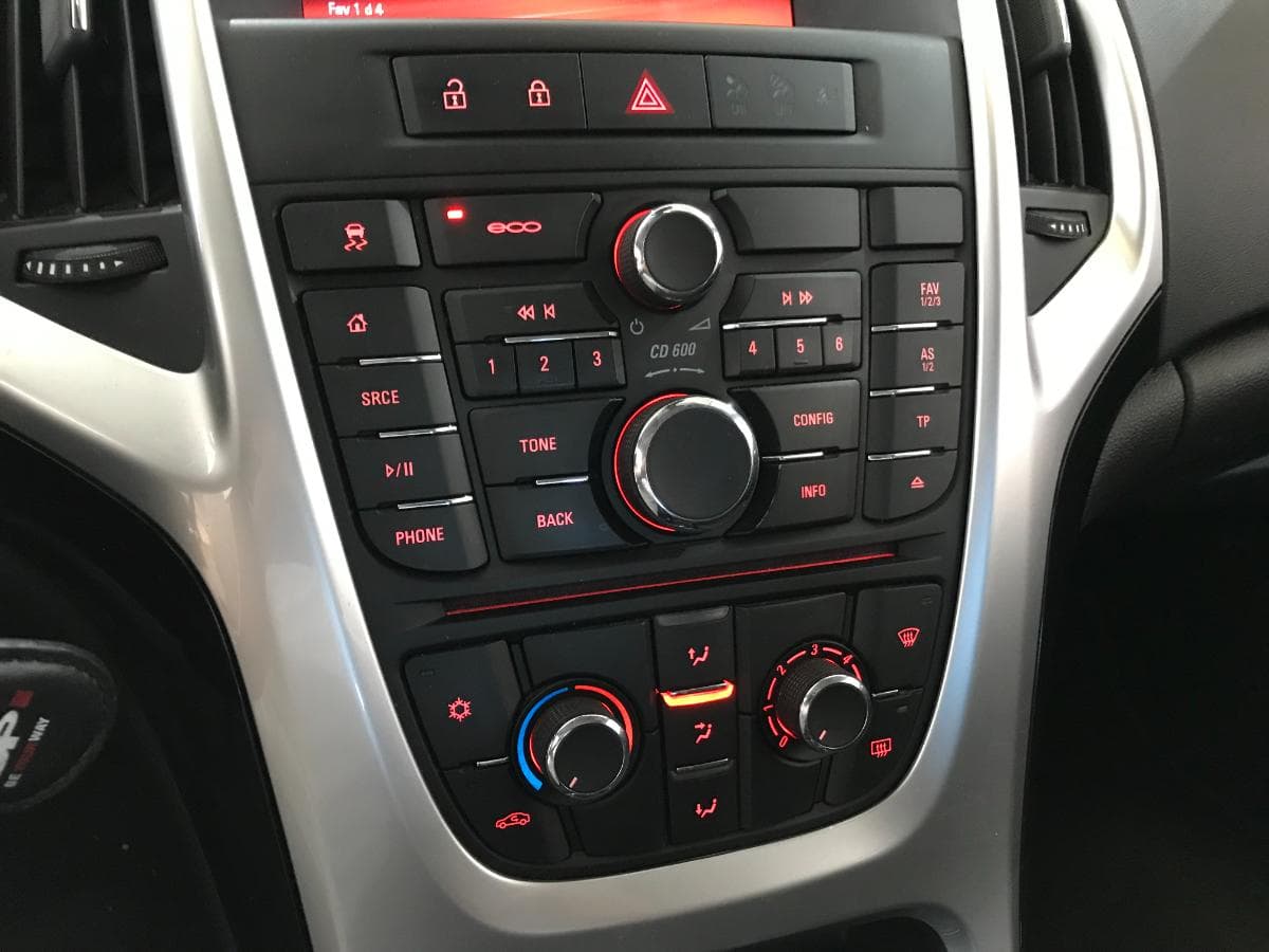 Opel Astra 1.3CDTI · Ano 2014 — imagen 34
