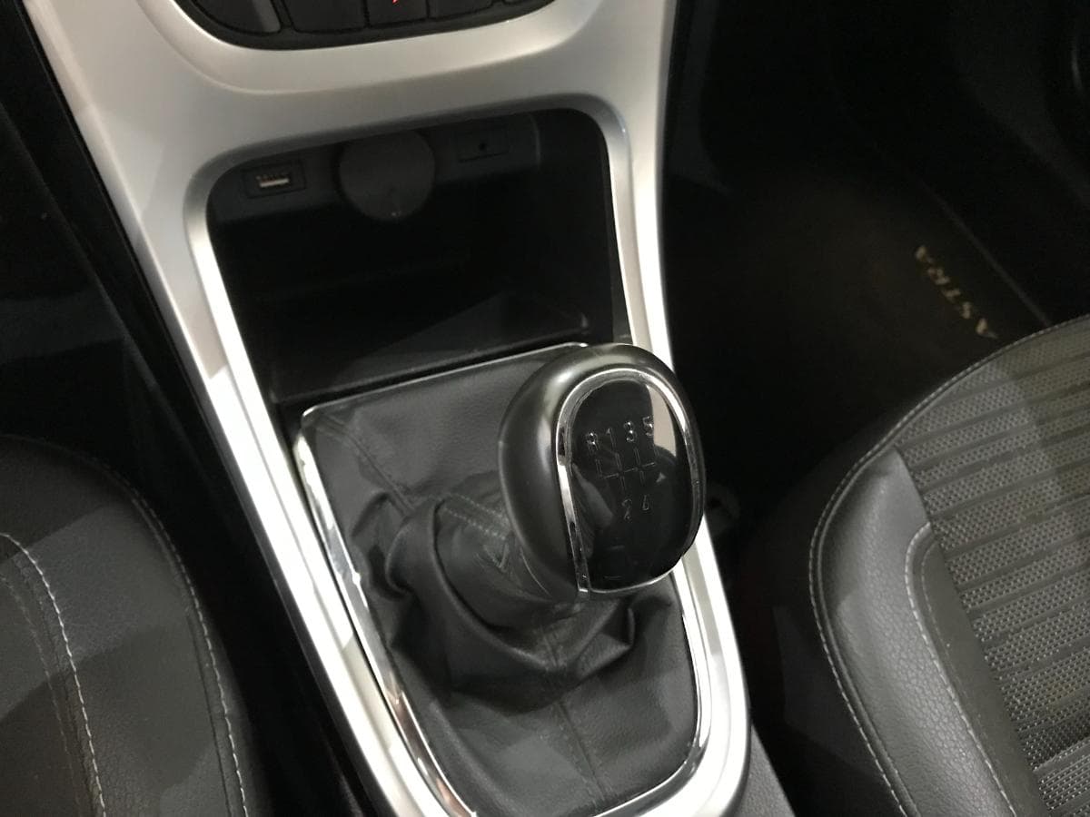 Opel Astra 1.3CDTI · Ano 2014 — imagen 39
