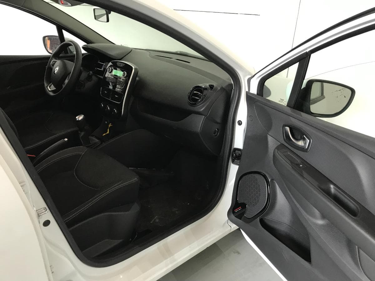 Renault Clio 1.DCI · Ano 2019 — imagem 21