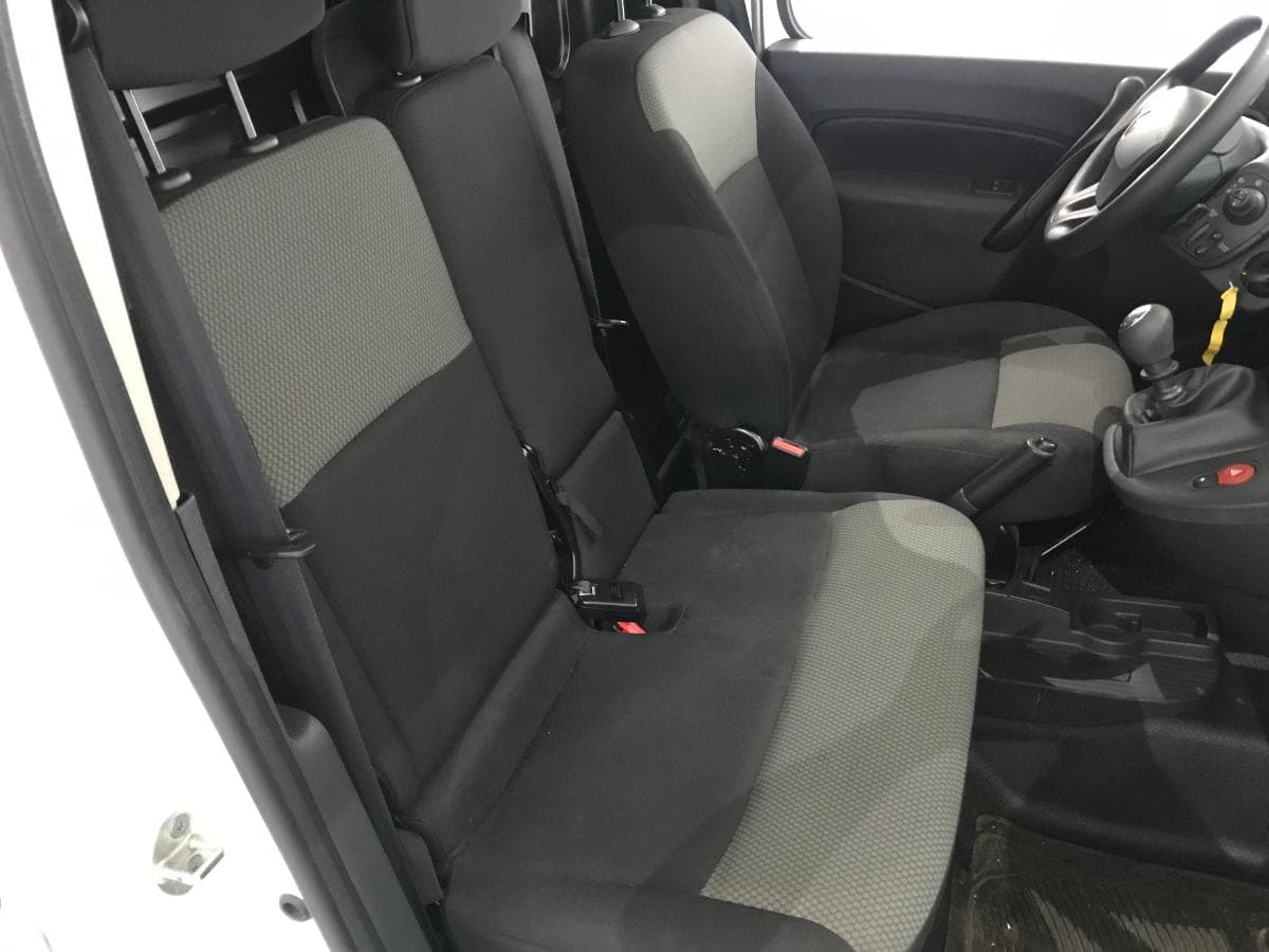 Renault Kangoo Maxi 1.5DCI · Ano 2020 — imagen 20