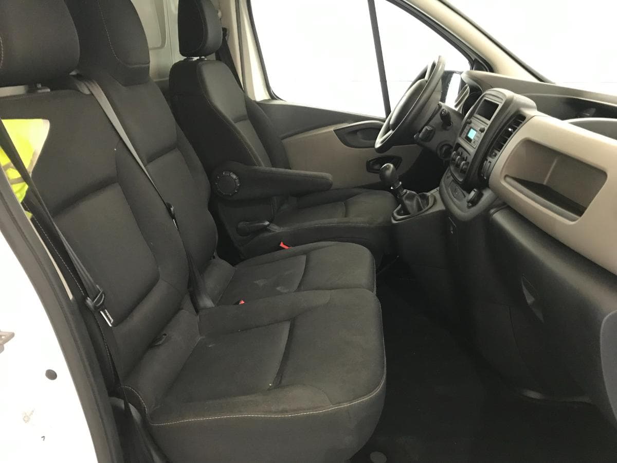 Renault Trafic 1.6DCI · Ano 2017 — imagem 23