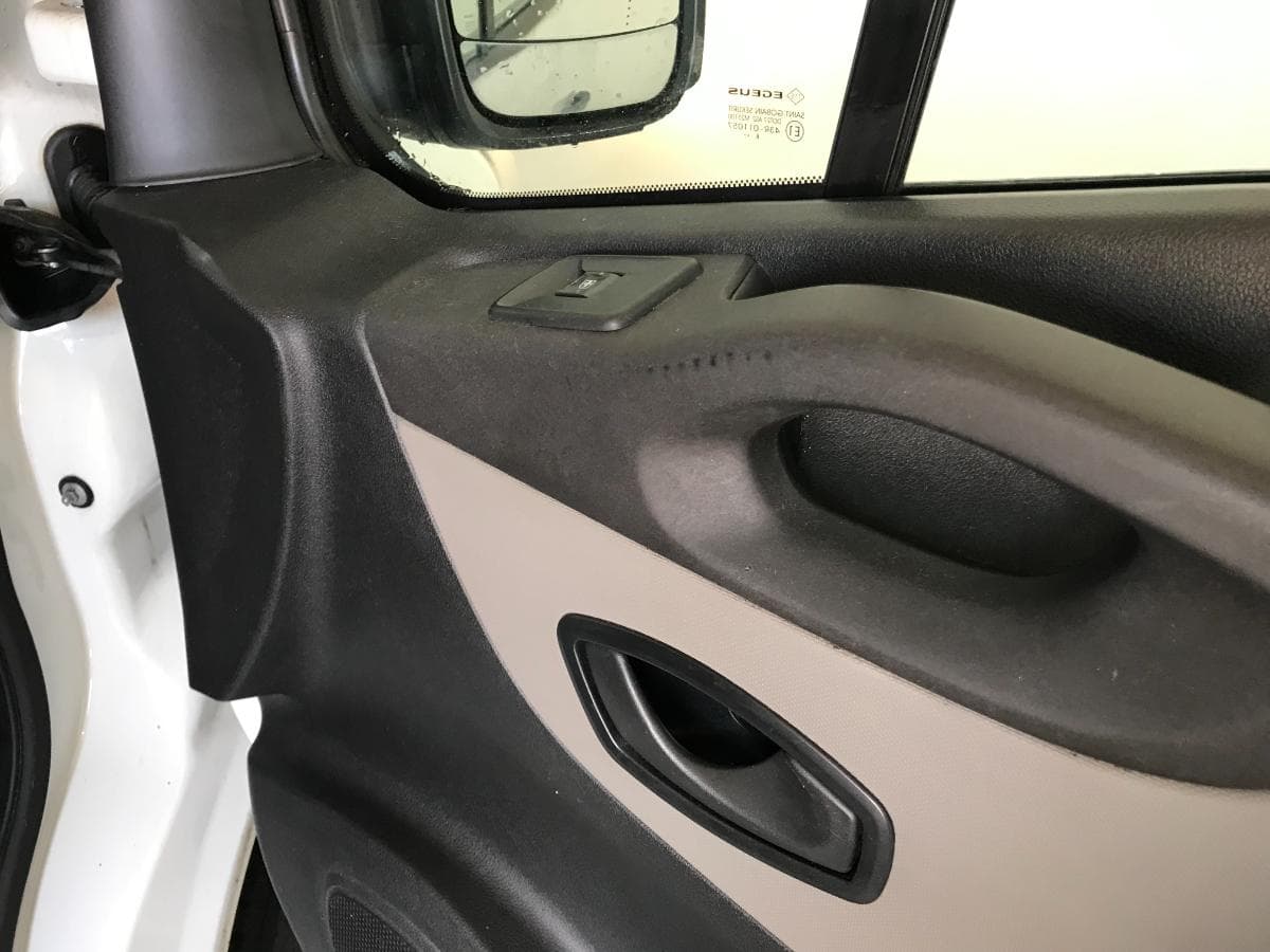 Renault Trafic 1.6DCI · Ano 2017 — imagem 24