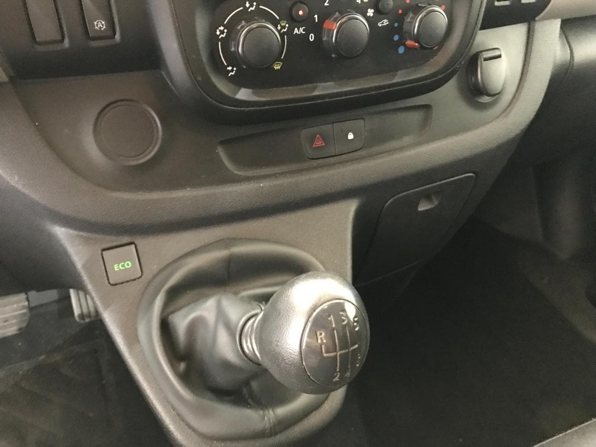 Renault Trafic 1.6DCI · Ano 2017 — imagem 32