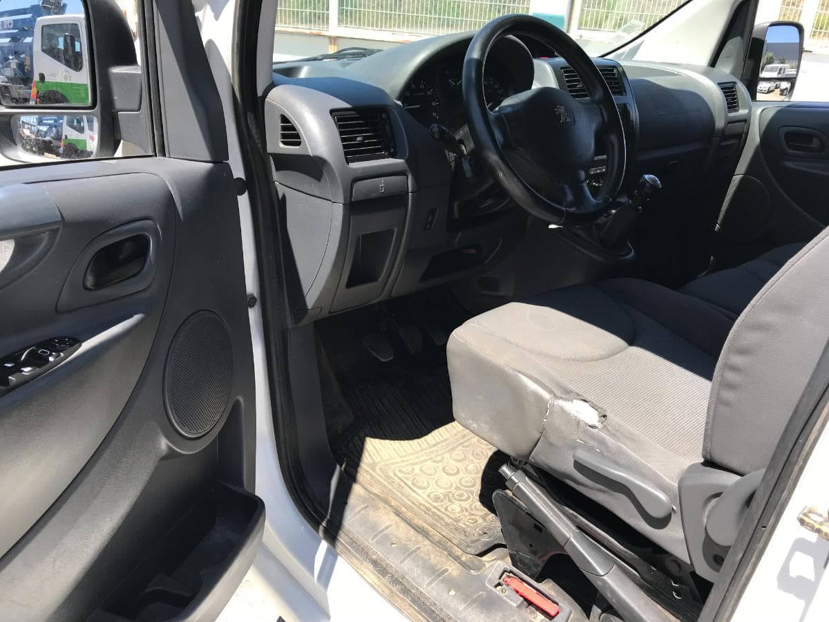 Peugeot Expert 2.0 HDI · Ano 2015 — imagen 19