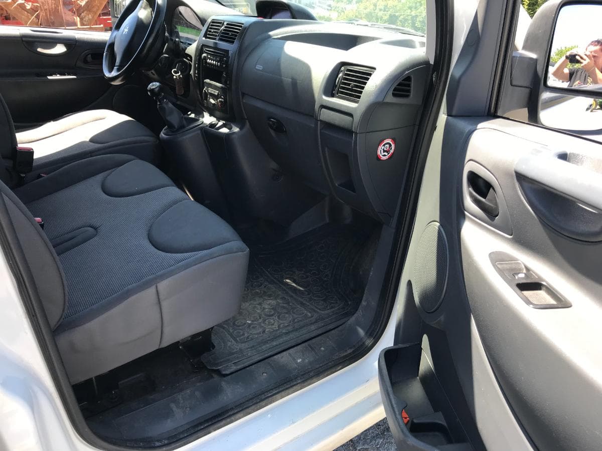 Peugeot Expert 2.0 HDI · Ano 2015 — imagen 21