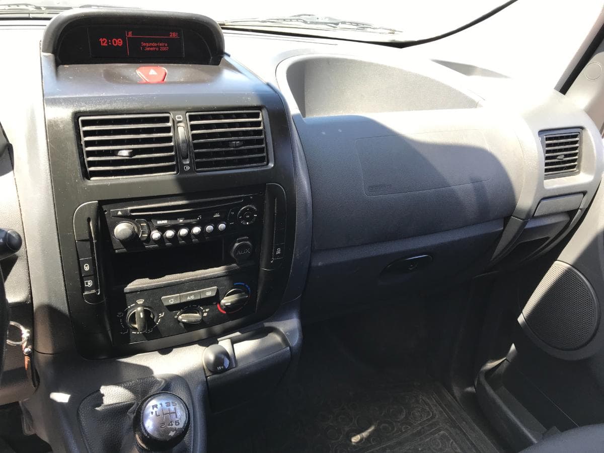 Peugeot Expert 2.0 HDI · Ano 2015 — imagen 27