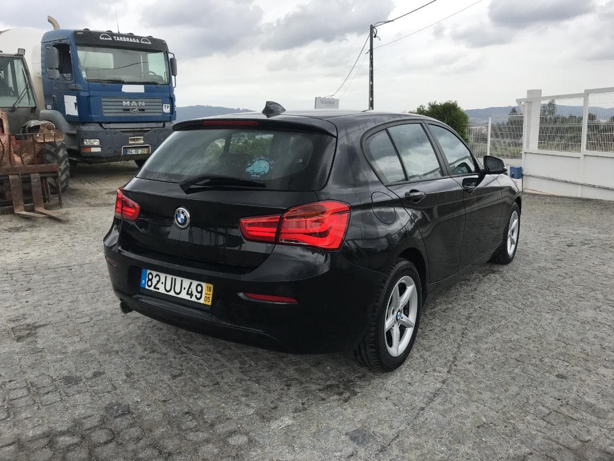 BMW 116 D · Ano 2018 — imagem 10