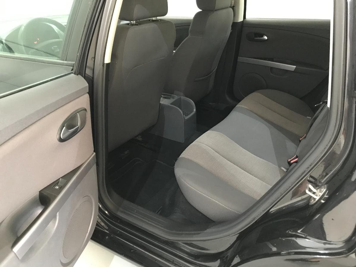 Seat Leon 1.9 TDI · Ano 2009 — image 27