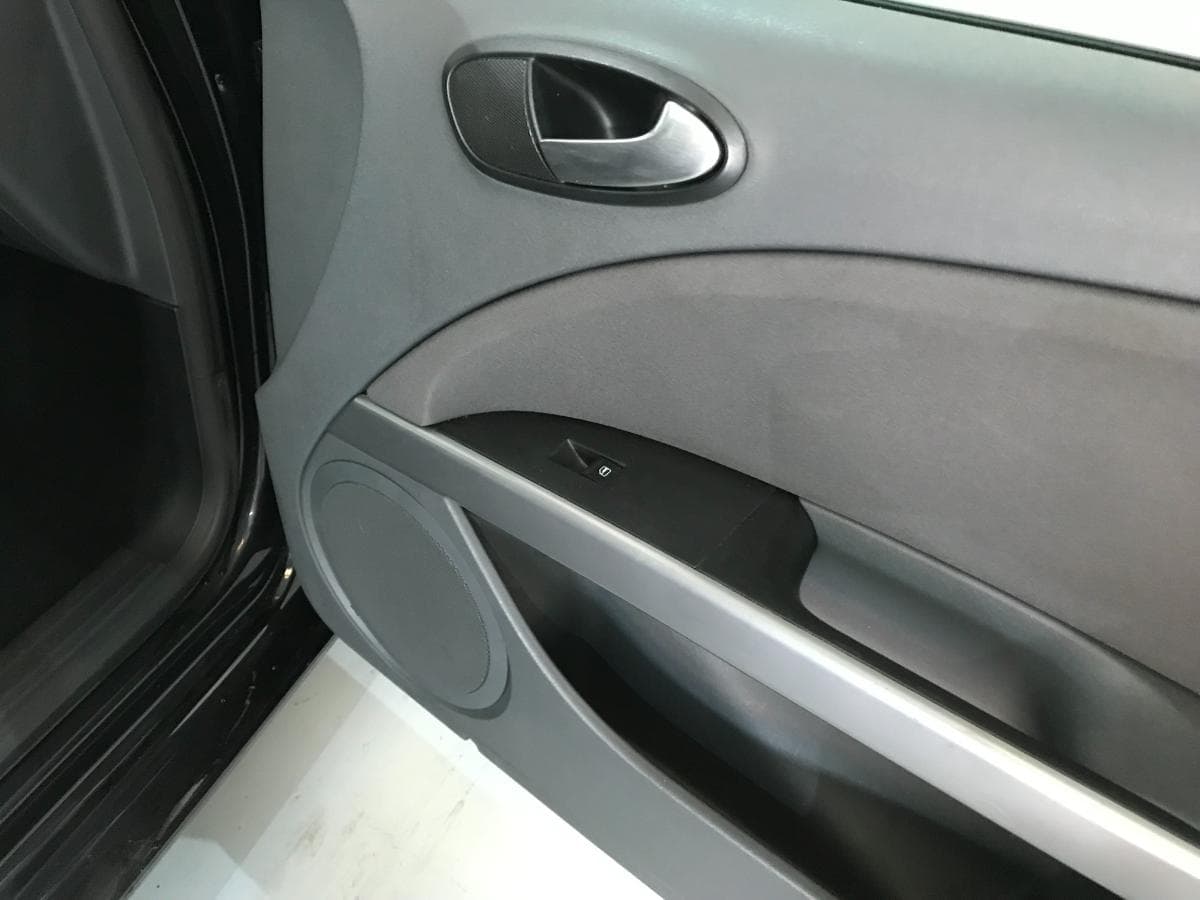 Seat Leon 1.9 TDI · Ano 2009 — image 25