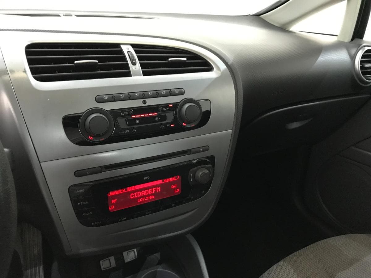 Seat Leon 1.9 TDI · Ano 2009 — image 42