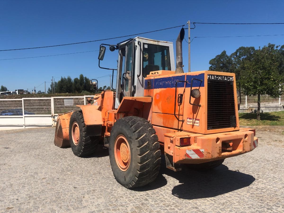 Pá Carregadora Fiat Hitachi FR 130 — imagen 4