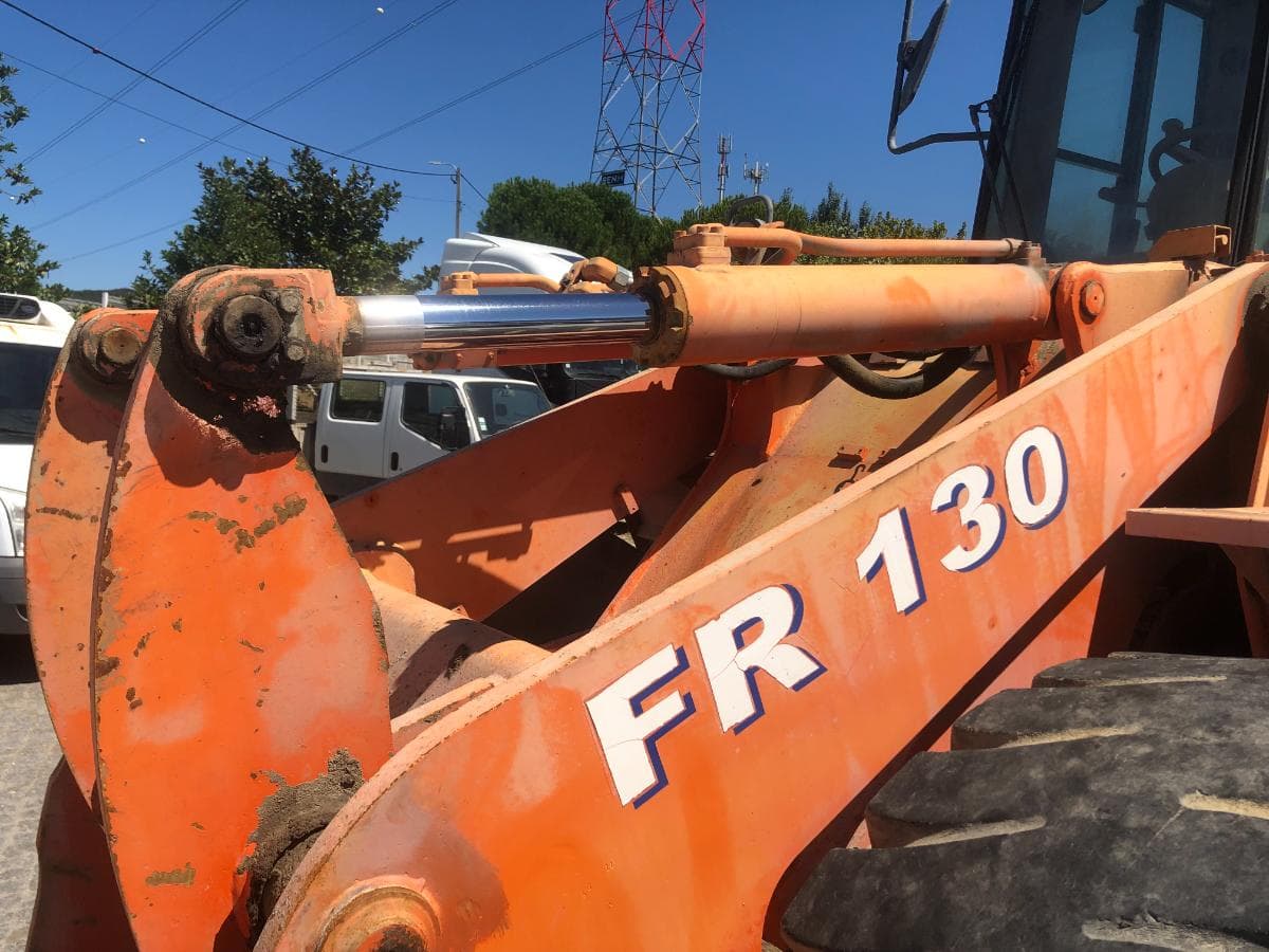 Pá Carregadora Fiat Hitachi FR 130 — imagen 25