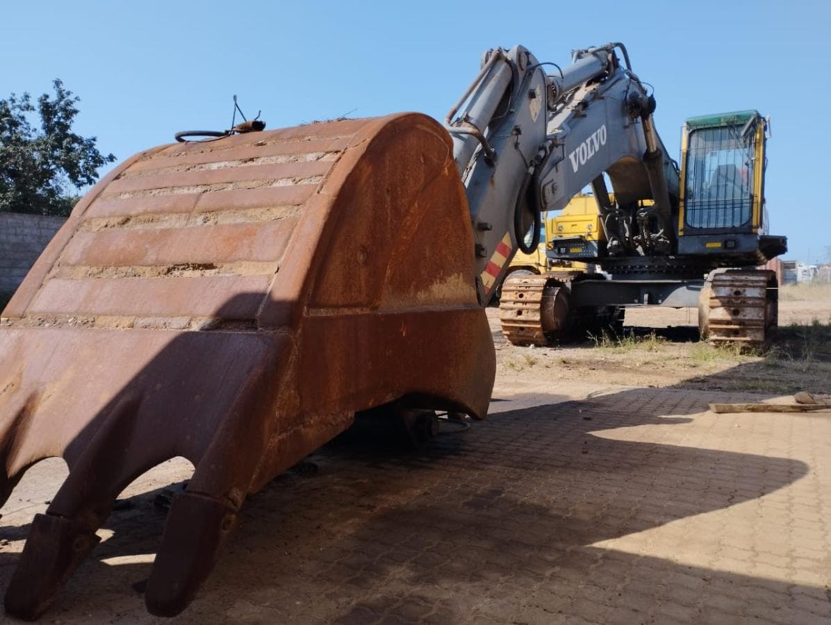 Escavadeira Volvo EC460BLC · — imagem 3