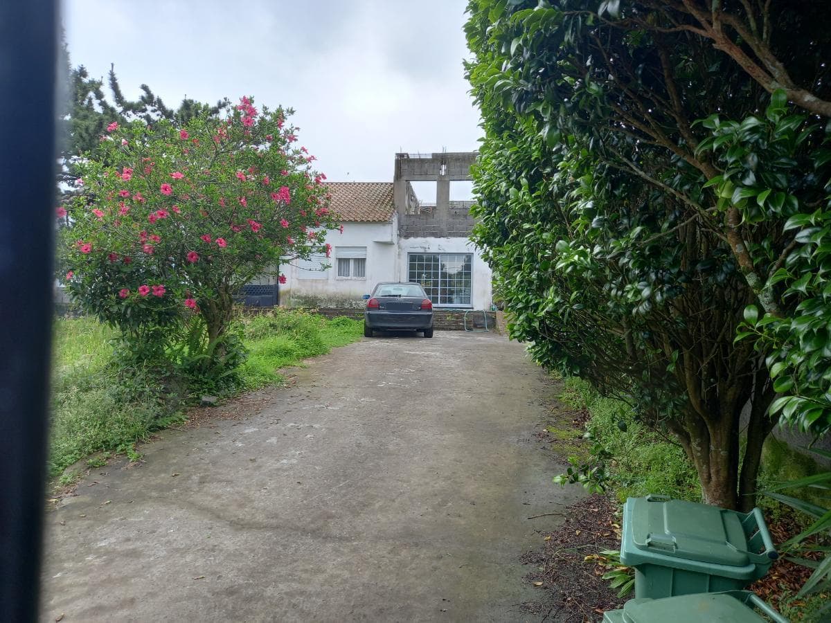 LEILÃO SUSPENSO · Moradia c/ Logradouro · Lagoa, Ilha de São Miguel — imagen 4
