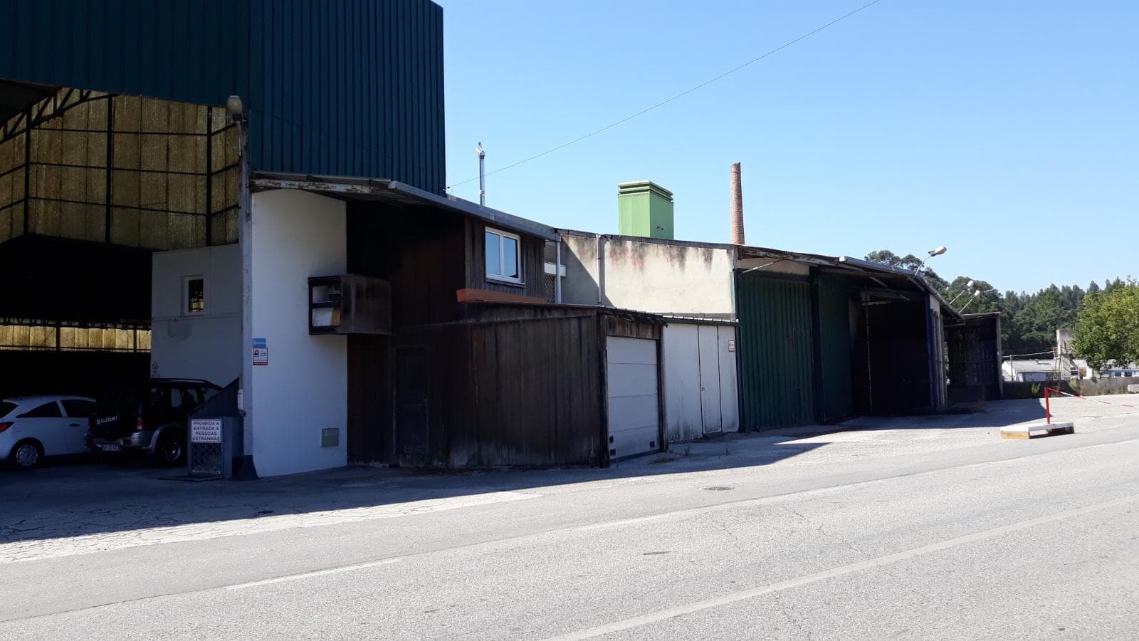Armazém com logradouro · Leiria — imagem 3