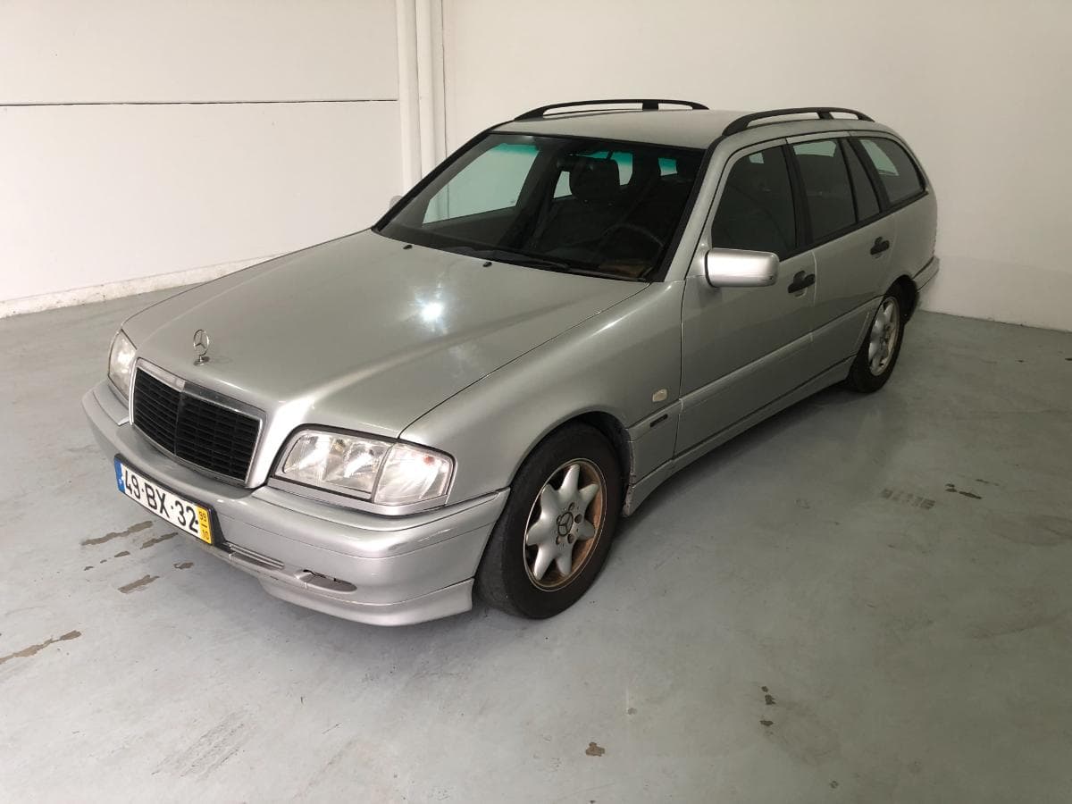 Mercedes-Benz C220 CDI · Ano 1999
