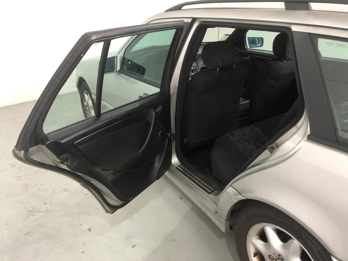 Mercedes-Benz C220 CDI · Ano 1999 — imagen 19