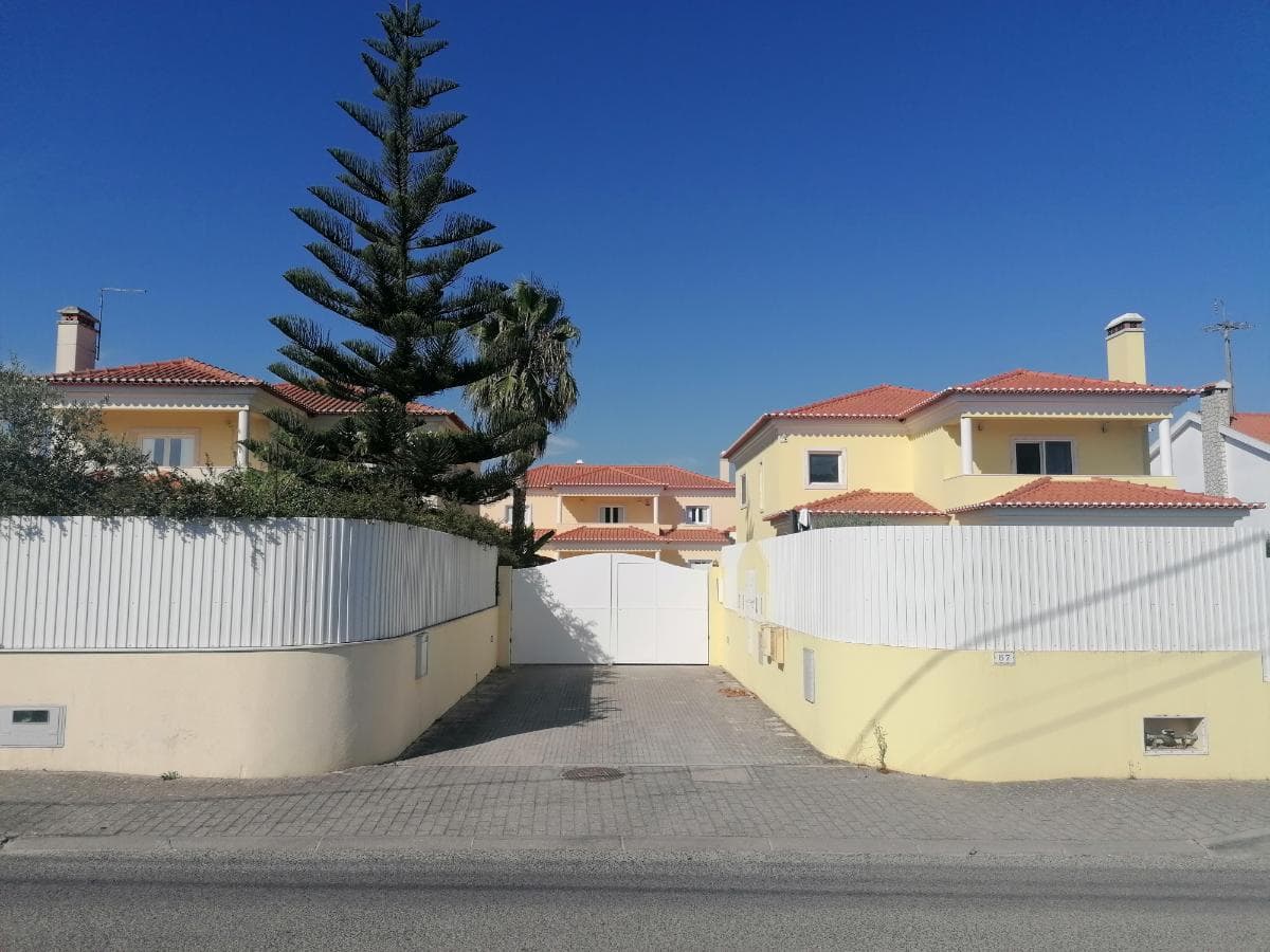 Moradia V4 · Setúbal — imagem 1