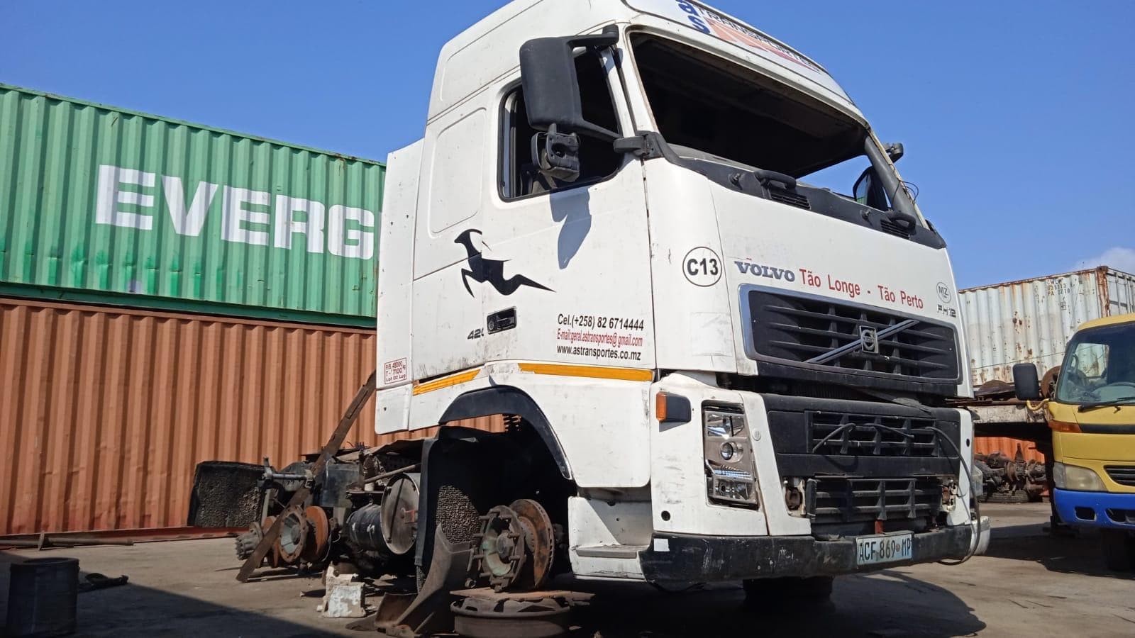 Camião Volvo FH12-6  ·